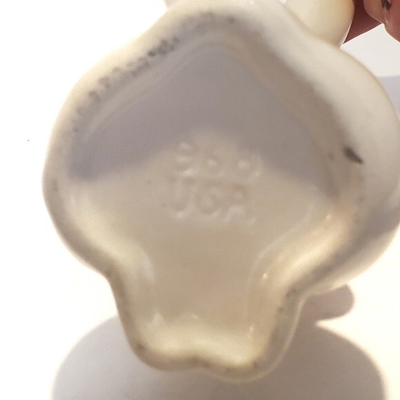 Vintage Hull Pottery Rabbit Cotton Ball Dispenser Circa 1940s Easter Bunny - Picture 6 of 10